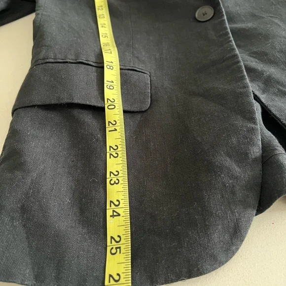 Banana Republic Linen Classic Blazer with Rolled Sleeve Detail Sz 4P - Picture 8 of 13